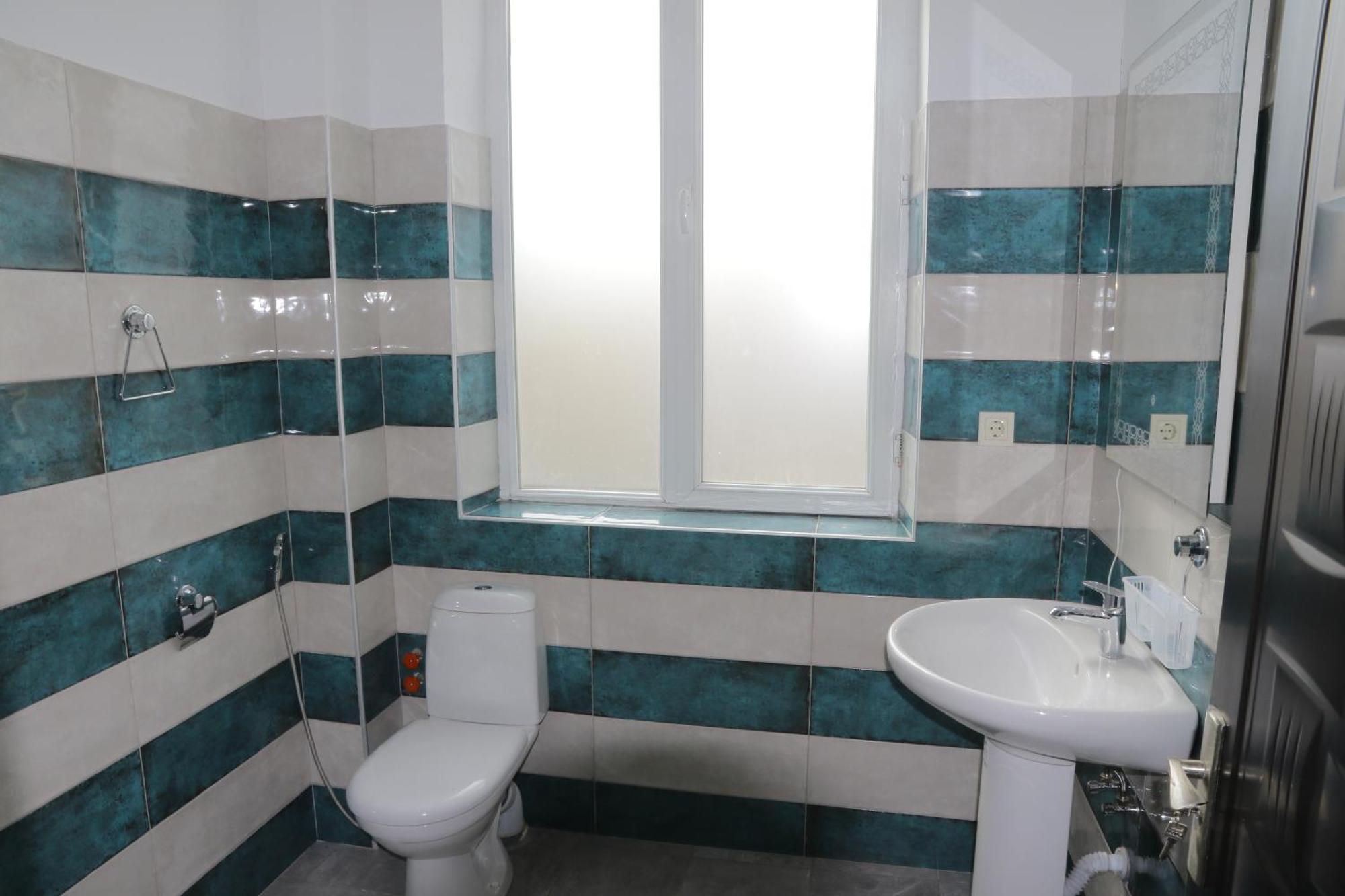Hotel Aguna Koutaïssi Extérieur photo
