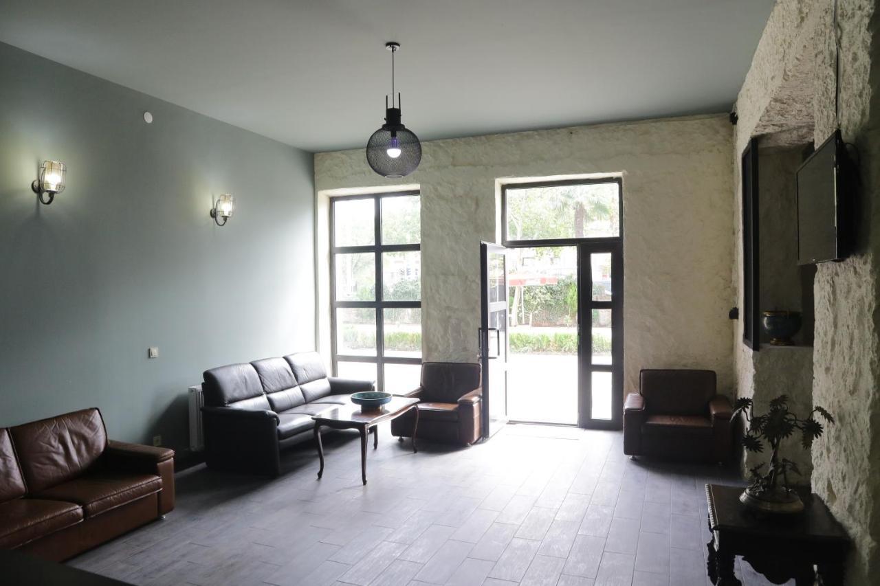 Hotel Aguna Koutaïssi Extérieur photo